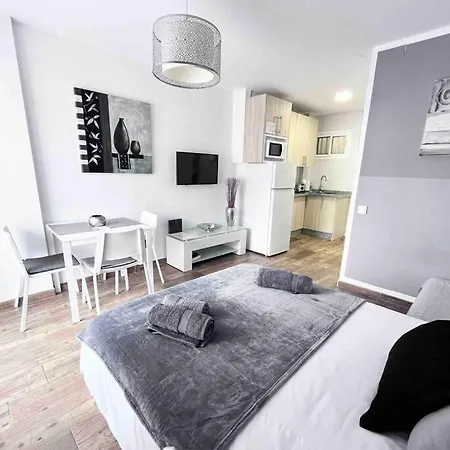 Style & Comfort In - Pool Available Seasonally * Benalmadena