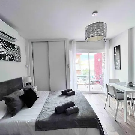 Style & Comfort In - Pool Available Seasonally *