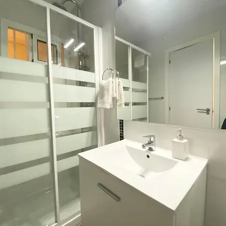 Apartment Style & Comfort In - Pool Available Seasonally Benalmadena