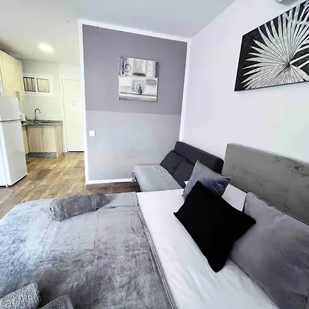Style & Comfort In - Pool Available Seasonally * Benalmadena
