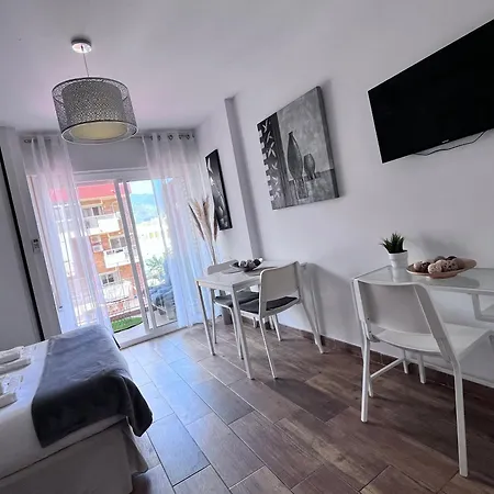 Style & Comfort In - Pool Available Seasonally