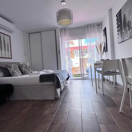 Apartment Style & Comfort In - Pool Available Seasonally