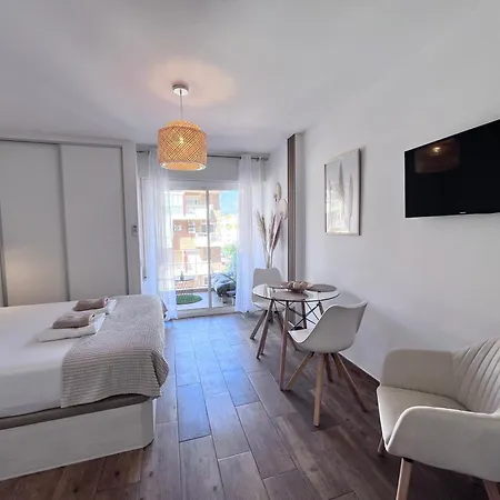 Style & Comfort In - Pool Available Seasonally
