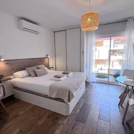 Style & Comfort In - Pool Available Seasonally Apartment Benalmadena