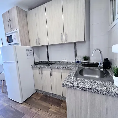 Style & Comfort In - Pool Available Seasonally Apartment
